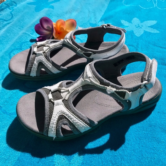 clarks in motion jump